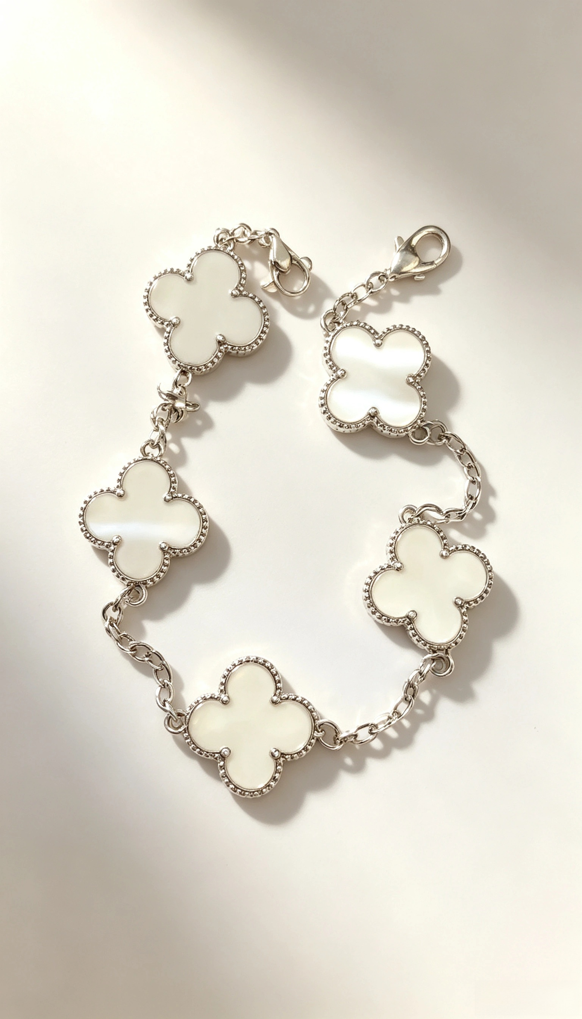 SSD1133 925 Sterling Silver Two-Tone Clover Bracelet | Black Agate & White Mother of Pearl