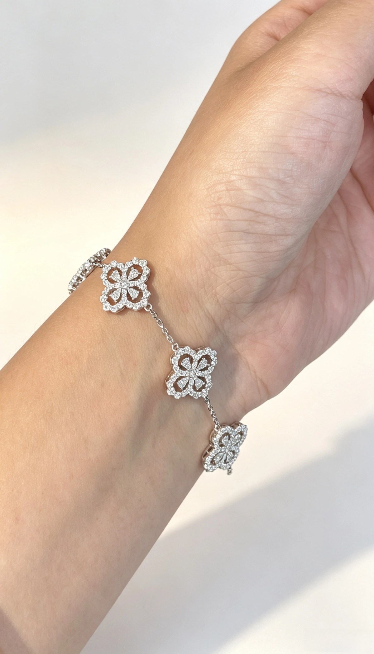 SSD968 925 Sterling Silver & Cubic Zirconia Four-Leaf Clover Bracelet