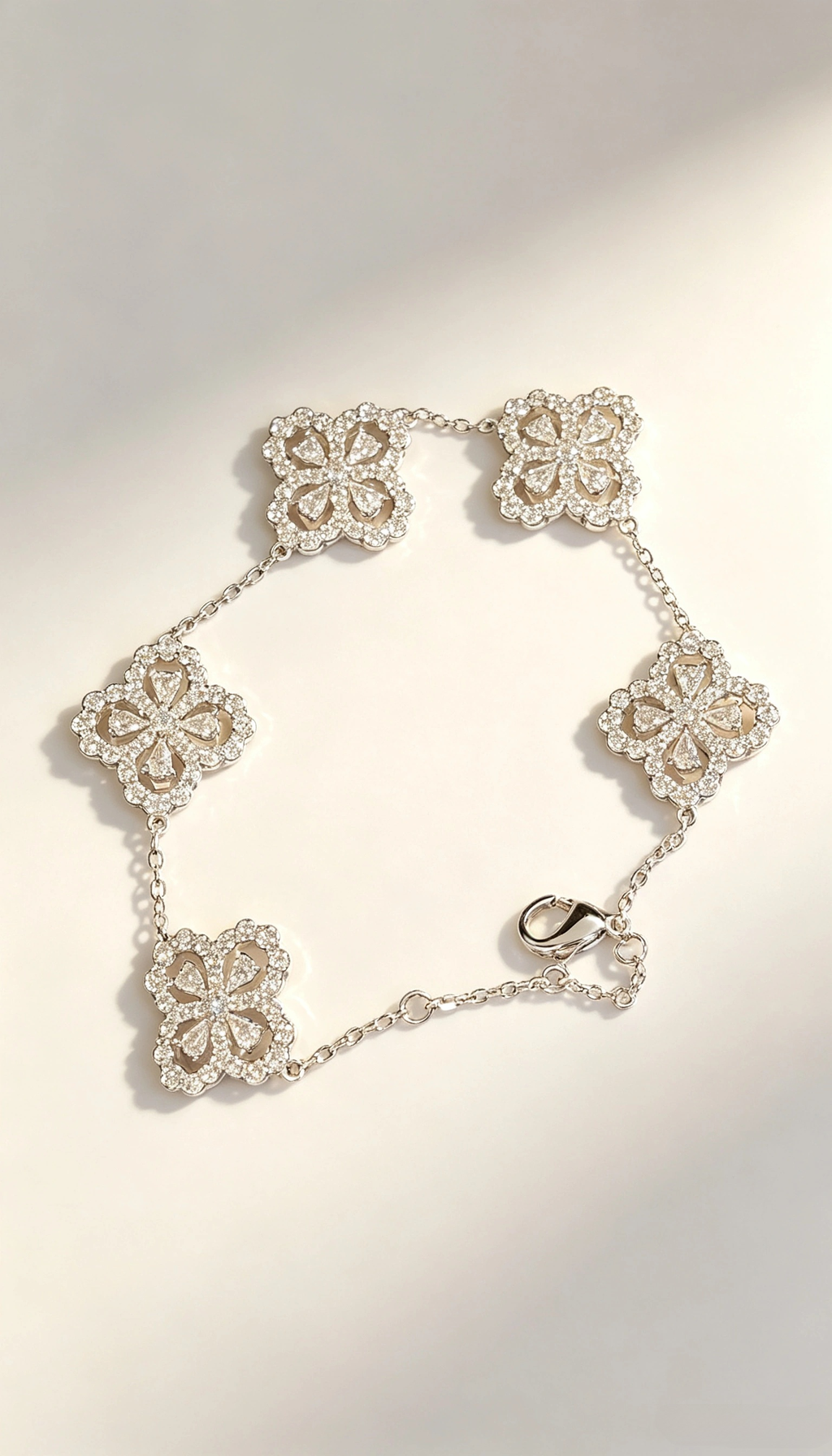 SSD968 925 Sterling Silver & Cubic Zirconia Four-Leaf Clover Bracelet
